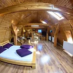 Quarto em Acomodações Particulares Wooden Attic
