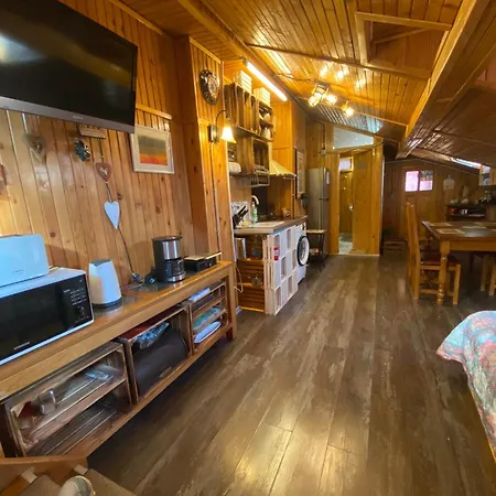 Quarto em Acomodações Particulares Wooden Attic *