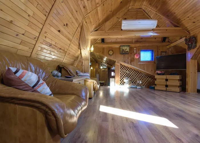 Wooden Attic Homestay Brasov