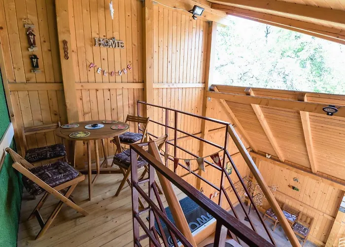 Wooden Attic Homestay Brasov