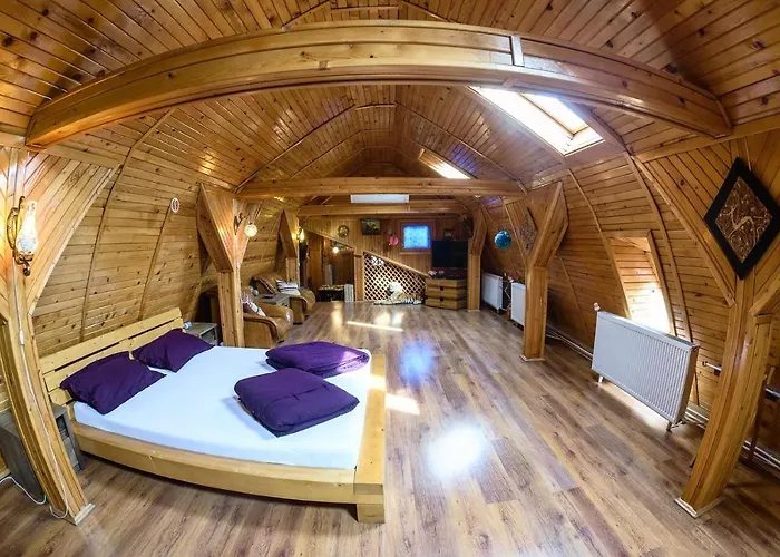 Homestay Wooden Attic
